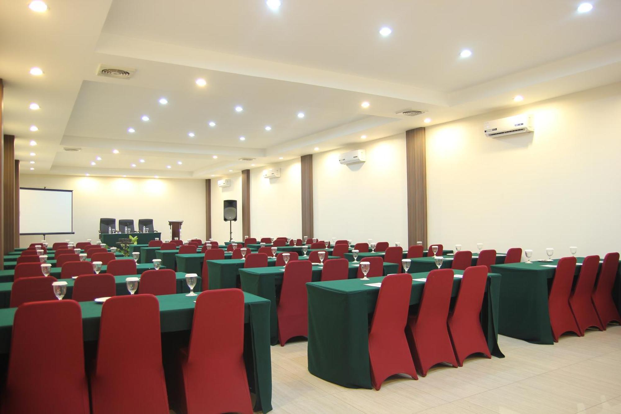 Hotel Roditha Banjarbaru Banjarmasin  Exteriör bild