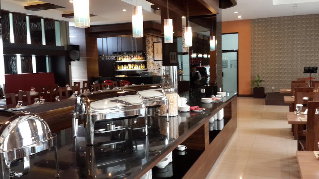 Hotel Roditha Banjarbaru Banjarmasin  Exteriör bild