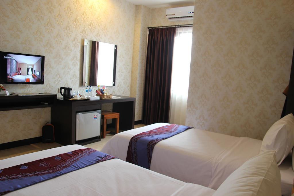 Hotel Roditha Banjarbaru Banjarmasin  Rum bild